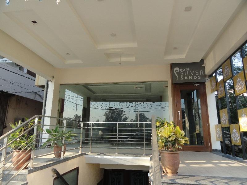 Silver Sands Hotel Chandigarh Luaran gambar