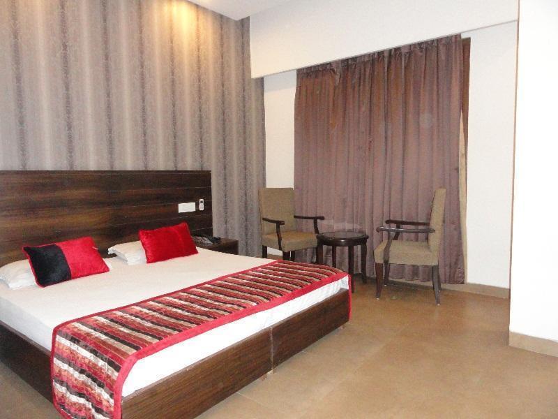 Silver Sands Hotel Chandigarh Luaran gambar
